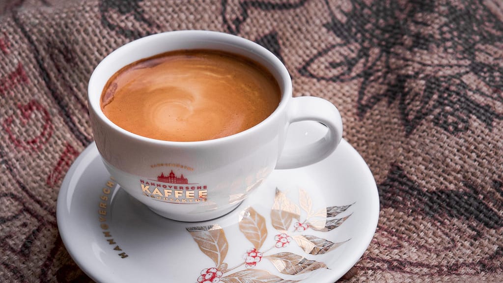 Eine Tasse Espresso von der Hannoverschen Kaffeemanufaktur. 